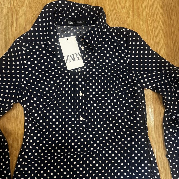 Нова рокля на точки Zara