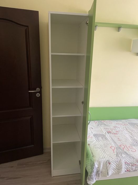 Продавам обзавеждане за детска стая