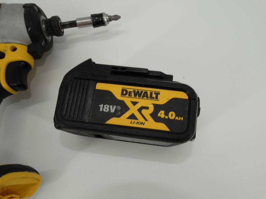 Dewalt DCF 809 + 4.0 Ah + Подарък - Импакт драйвер 190 НМ гр. Варна м-т ...