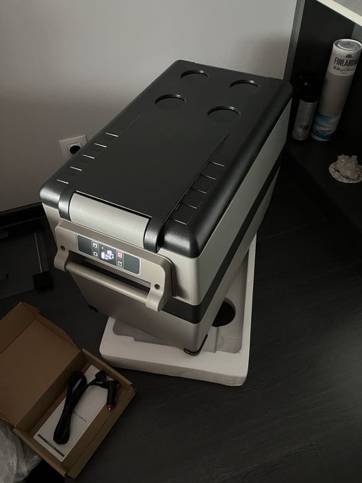 Портативен хладилник 12/220 v за кола, камион, кемпер, караван