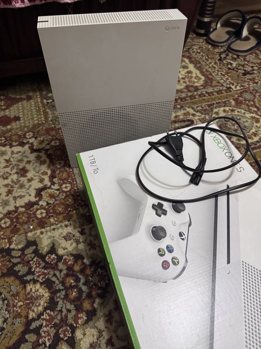 Vand Xbox one s 1TB