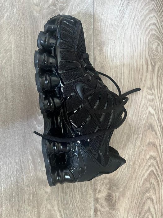 Продам кроссовки NIKE shox