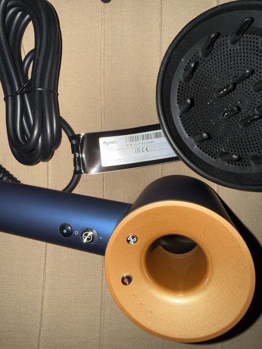 Vand Dyson Supersonic stare foarte buna!