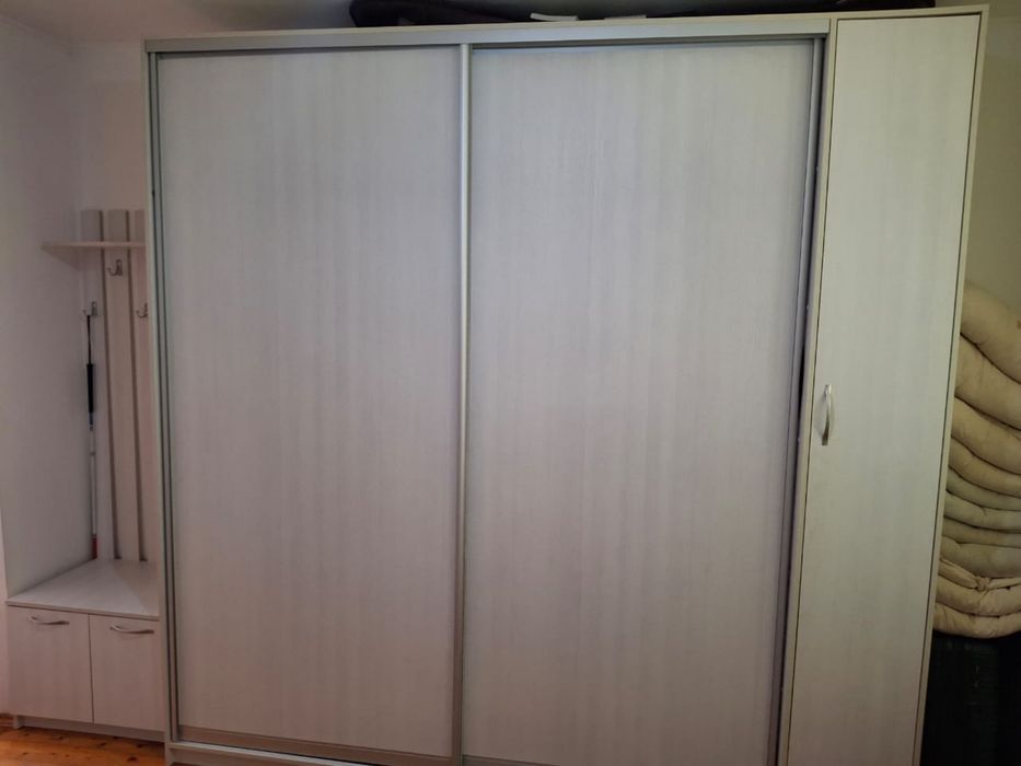 Продам большой шкаф купе