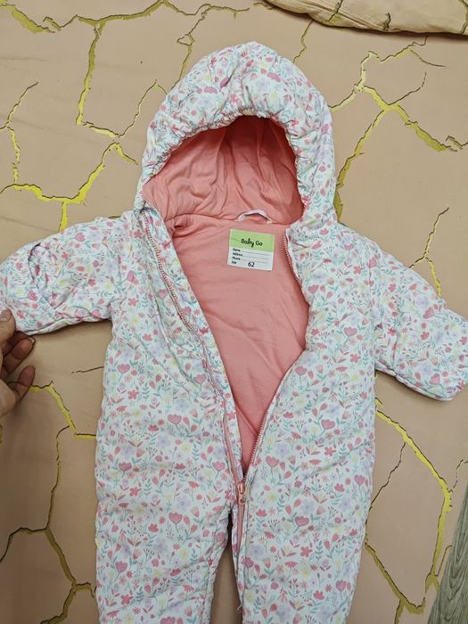 Продам Комбенезон на весну и осень.