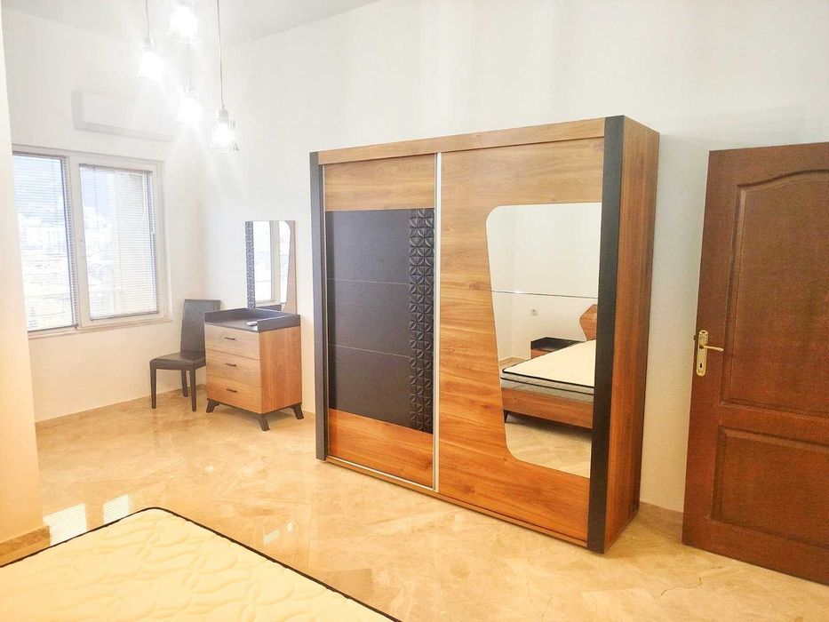 Имот Корект дава под наем обз 2- Стаен апарт, център