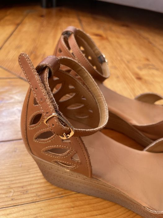 Кафяви кожени сандали на платформа