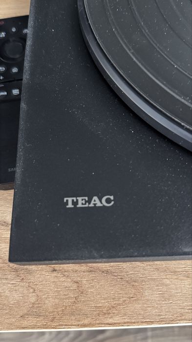 Виниловый проигрыватель