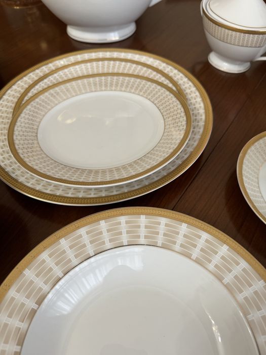 Японский сервиз на 12 персон.