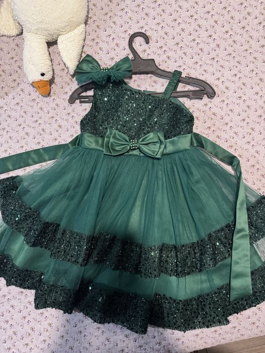 Продам платья для девочки на  3-4 года