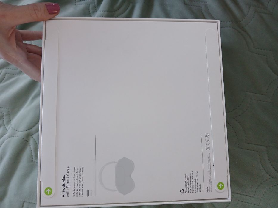 Air pods max чисто нови
