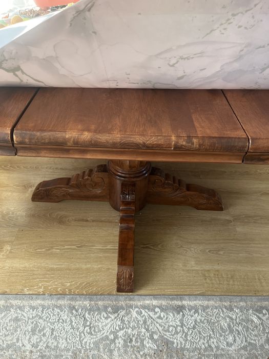 Продам обеденный стол