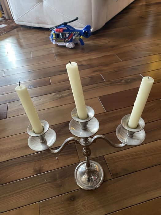 Сребърен свещник