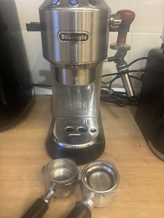 Espresor Delonghi Dedica si rasnita electrica