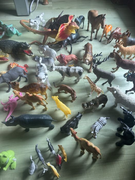 Оригинашни Барби и лот животни