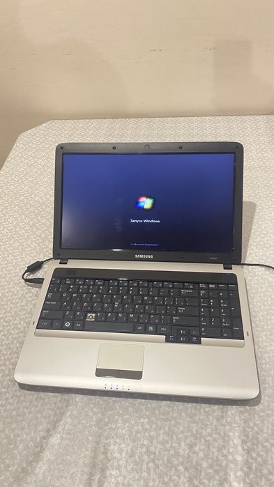 Ноутбук Самсунг продам