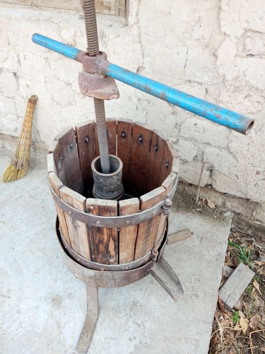 Продам пресс для винограда