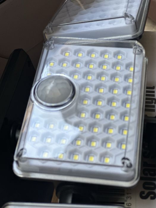 Lampă Solară cu telecomanda, senzori de miscare si lumină, PREMIUM