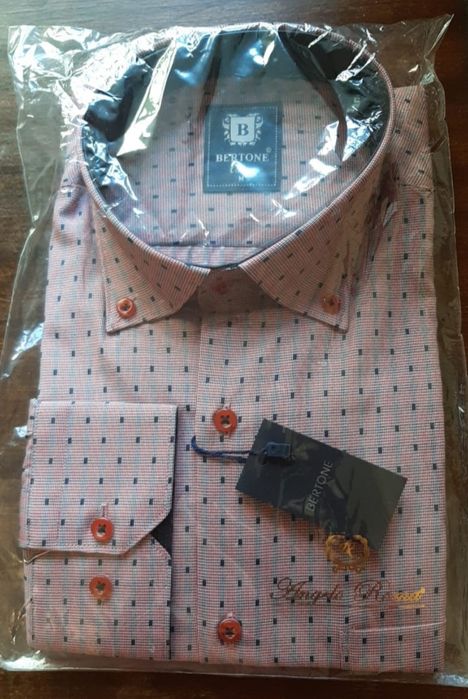 Рубашки мужские новые