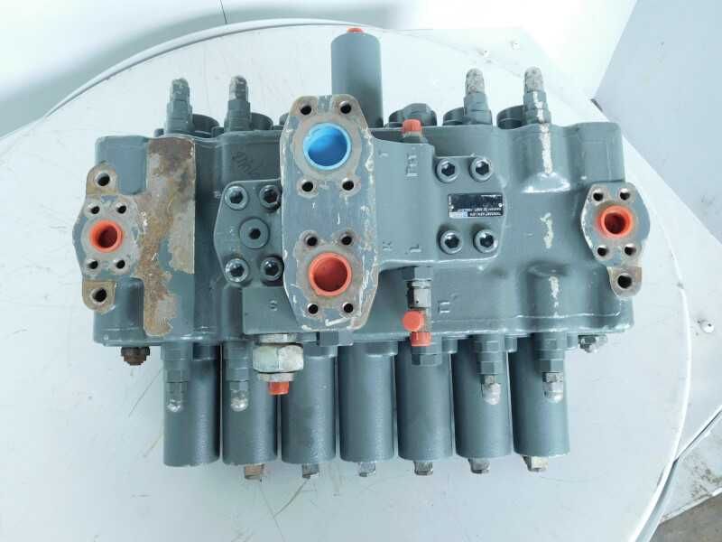 Distribuitor Liebherr A944 - Piese de schimb Liebherr