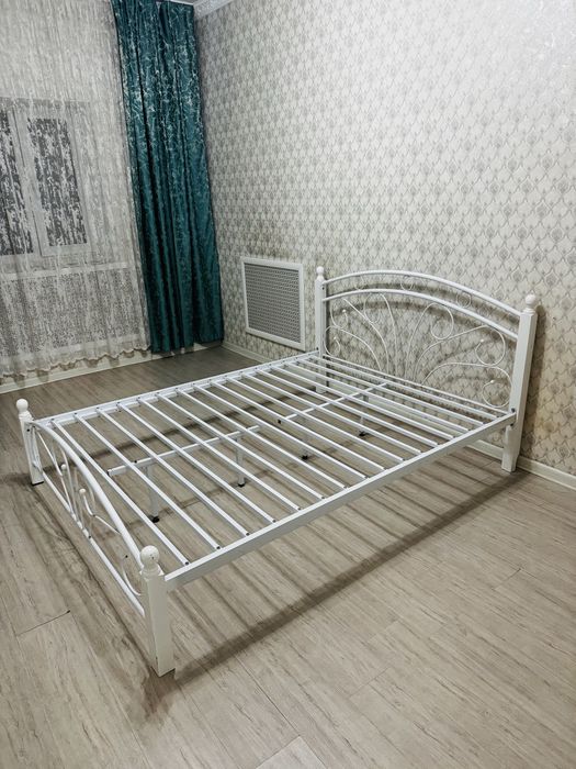 Кровать ikea с матрасом