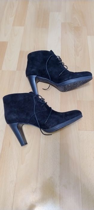 Botine cu toc Pierre Cardin