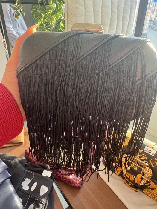 Дамска чанта, клъч с ресни в черно