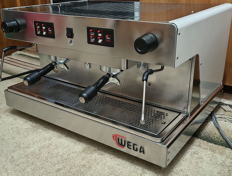 Профессиональная Кофемашина Wega