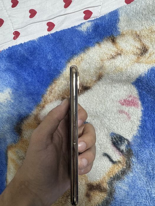 Продам Iphone XS