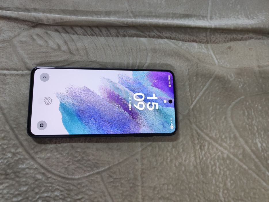 Продам Samsung s21 fe