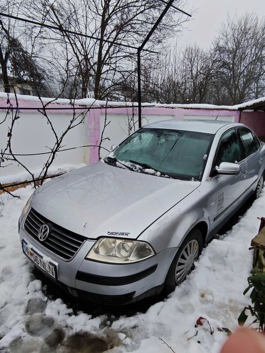 Mașina de vânzare passat b5 2003