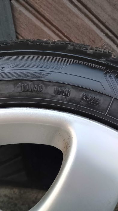 Goodyear ultra grip performance 225/50/17