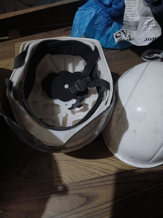 Продам два каска