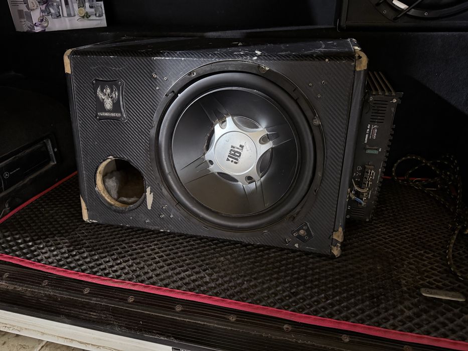 Продам Сабвуфер JBL  с усилителем 1600 W