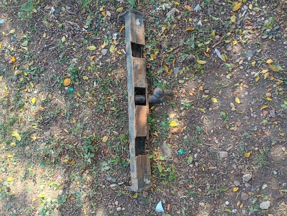 Cârlig mașina folosit pe Duster