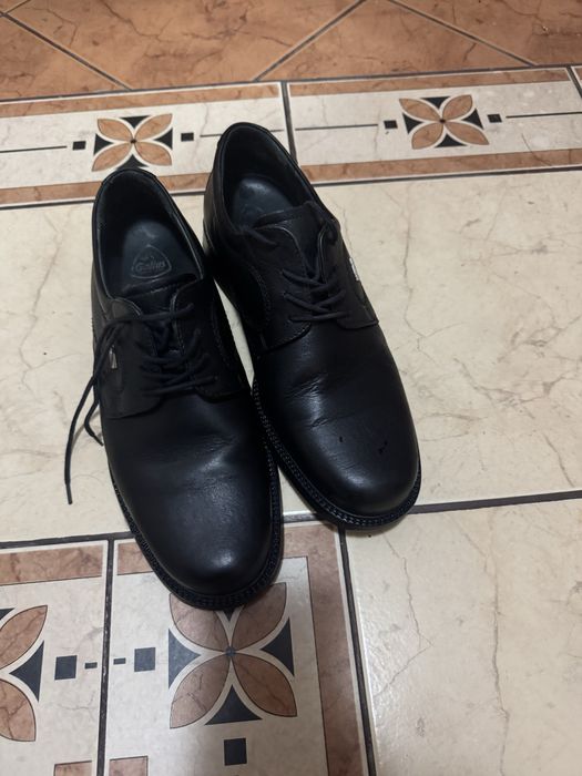 Pantofi gallus 42.