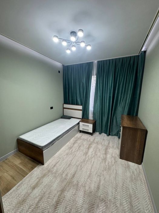 Продаётся 4 комнатная юнусабад 13кв