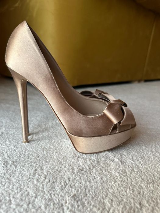 Pantofi decupati Valentino, marimea 37,5 (originali - stare buna)