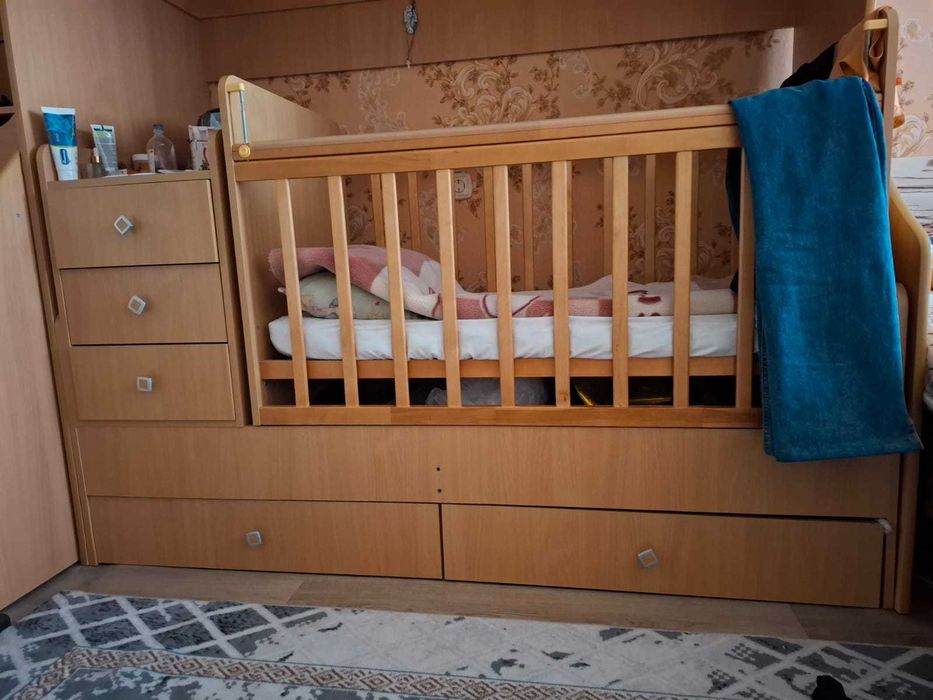 Продам детскую кроватку