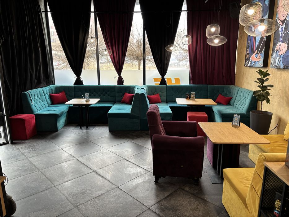 ПОДАРЯВАМ: Дивани+маси-употребявани