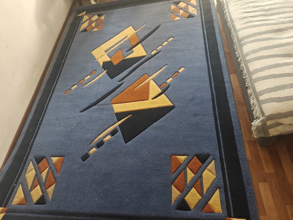 Продам ковёр 2*3