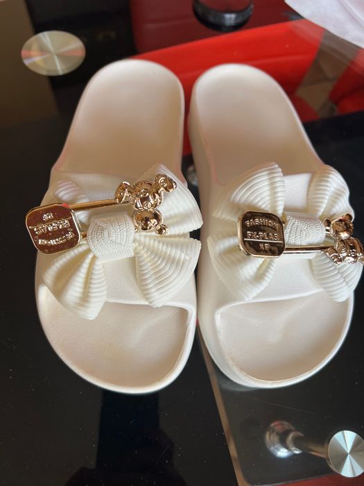 Чехли с платформа 5 см. Лято 2026