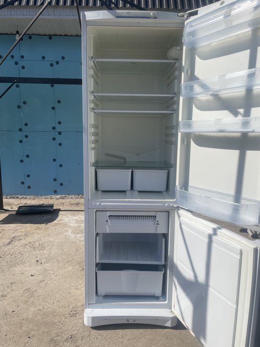 Холодильник indesit
