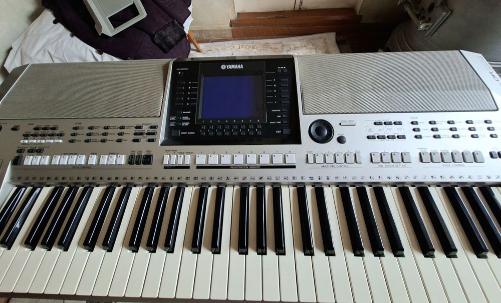 Продам синтезатор Yamaha OR-700