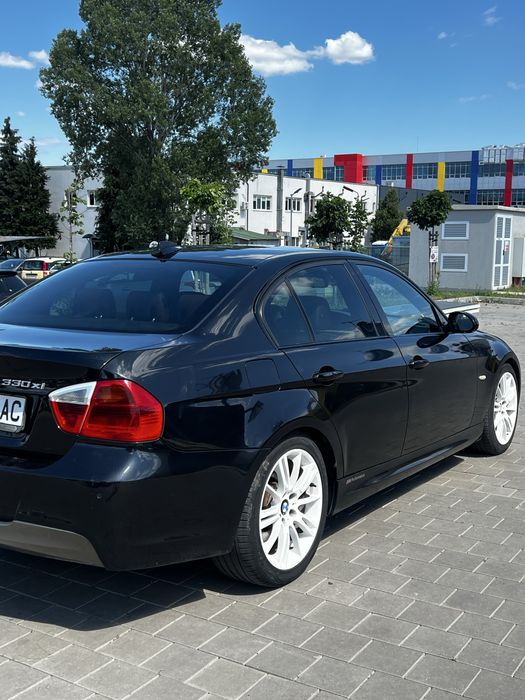 BMW 330  XI  E90