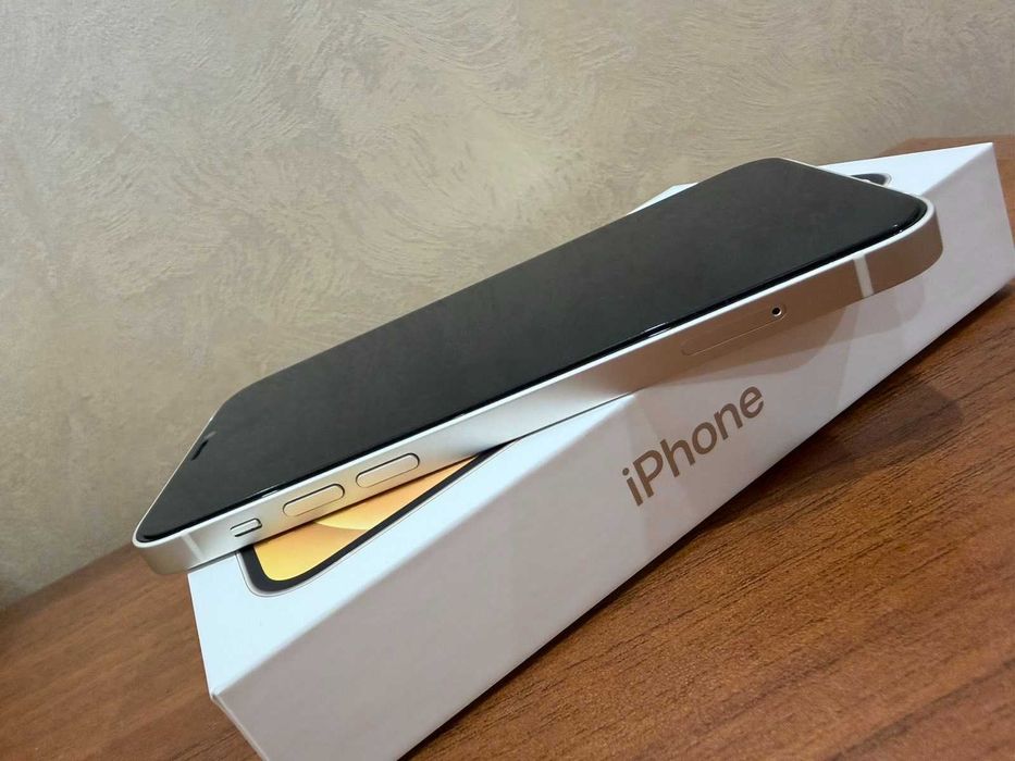 Iphone 12 Бял ПЕРФЕКТЕН