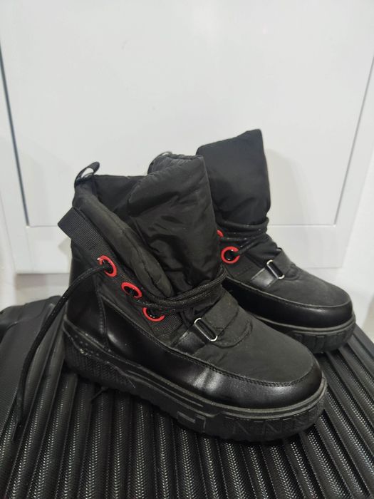 Ghete mărimea 37 50 lei