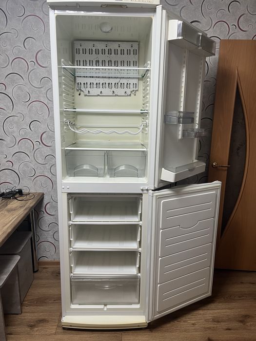 Продаю холодильник Атлант