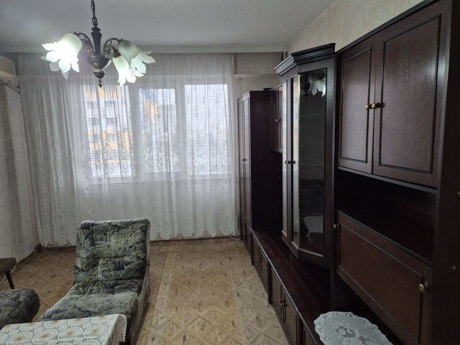 Давам тристаен апартамент под наем