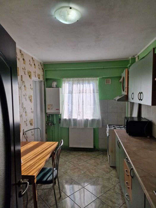 Apartament 4 camere de inchiriat